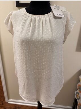 DR2 Ivory Swiss Dot Cap Sleeve
Blouse